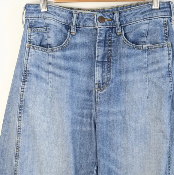 Anthropologie • Pilcro Kenna Barrel Jeans - Picture 3 of 10